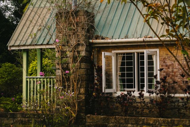 The chic in-house restaurant at Coonoor