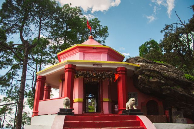 Jakhoo Temple is an ancient temple in Shimla, dedicated to Hindu deity, Hanuman.