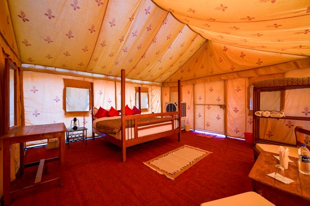 desert camps in jaisalmer for a luxurious stay.