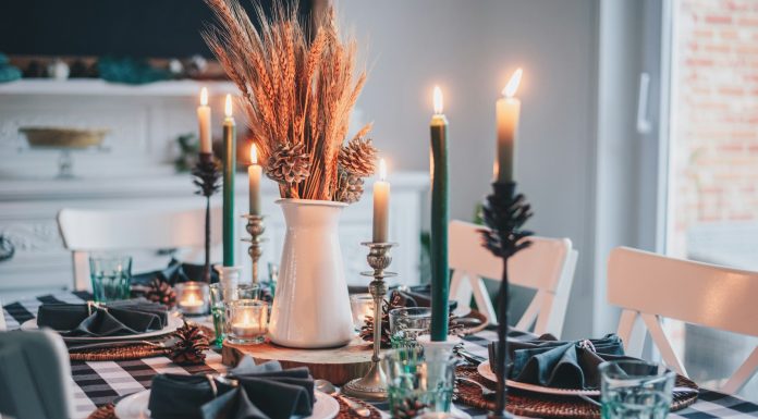 Thanksgiving dinner table, (Image Source: Unsplash) what is thanksgiving dinner