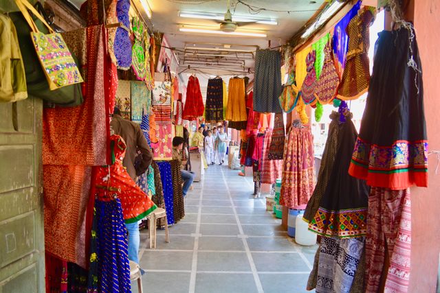 kasol market is filled with many souvenir shops.