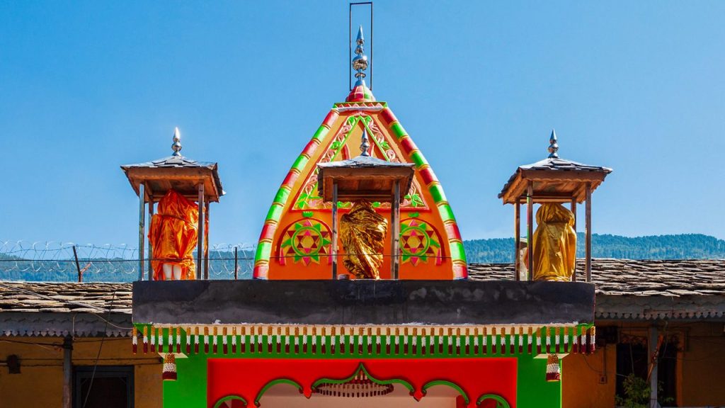 Raghunathji Temple is a well-known Hindu temple situated in the town of Kullu