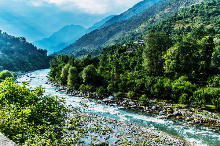 weather in kullu is very cold during the winters.