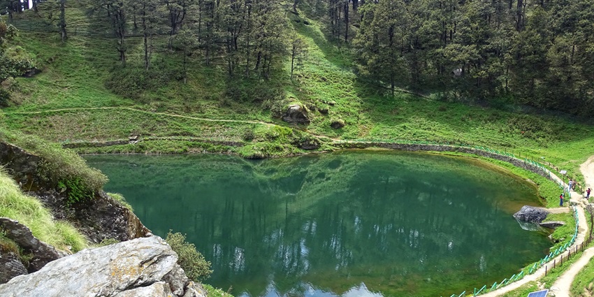 Aesthetically pleasing Serolsar Lake. 