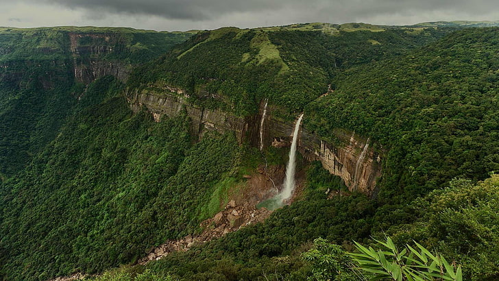cherrapunji falls is a must visit