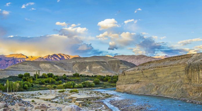 Kashmir Valley, (Image Source: Unsplash) Hidden Places Of Kashmir