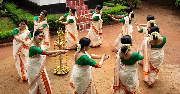 Thiruvathiakali dance is performed in a circle