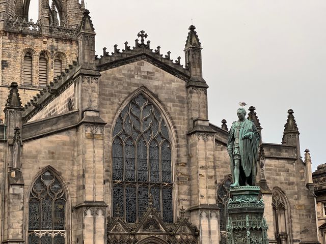 14th-century cathedral features