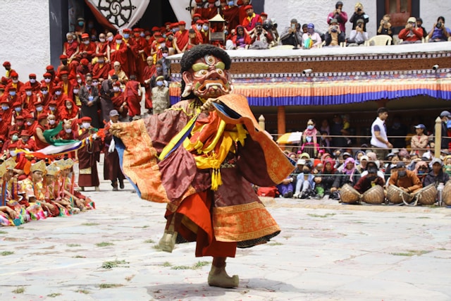honor Skyoba Jigten Gombo, the founder of the Digungpa section of Tibetan Buddhism.