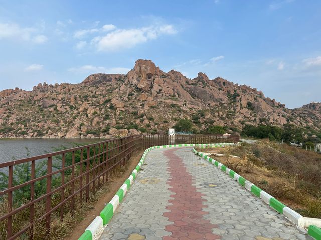 bahubali hills udaipur trek is a must try for the sunrises and sunsets
